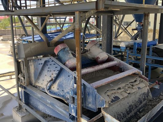 Размер L*W*H Различная модель 3800 KG Линейный вибрирующий сепаратор экрана для добычи песка